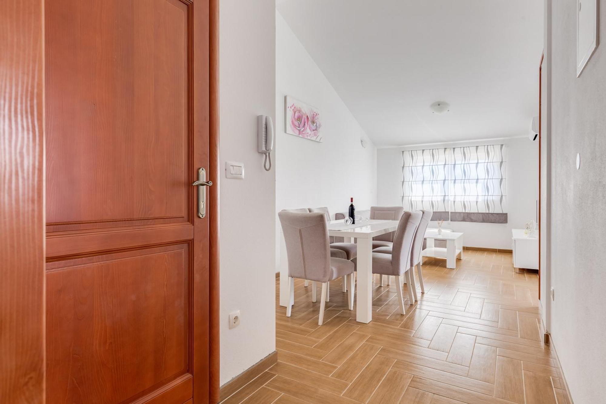 Apartmani Pocrnic Pakoštane Екстериор снимка