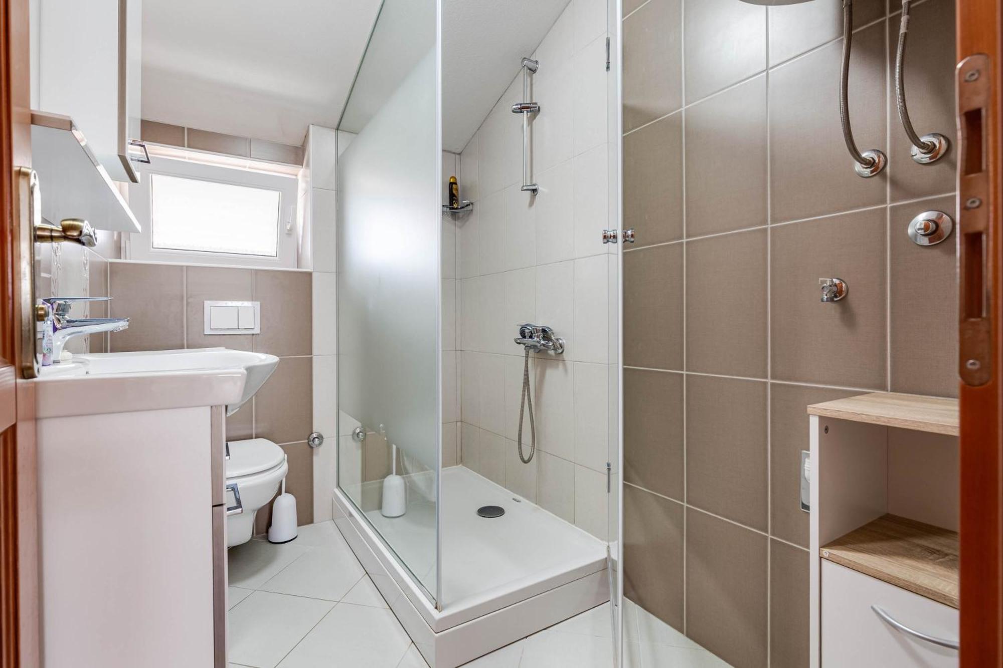 Apartmani Pocrnic Pakoštane Екстериор снимка