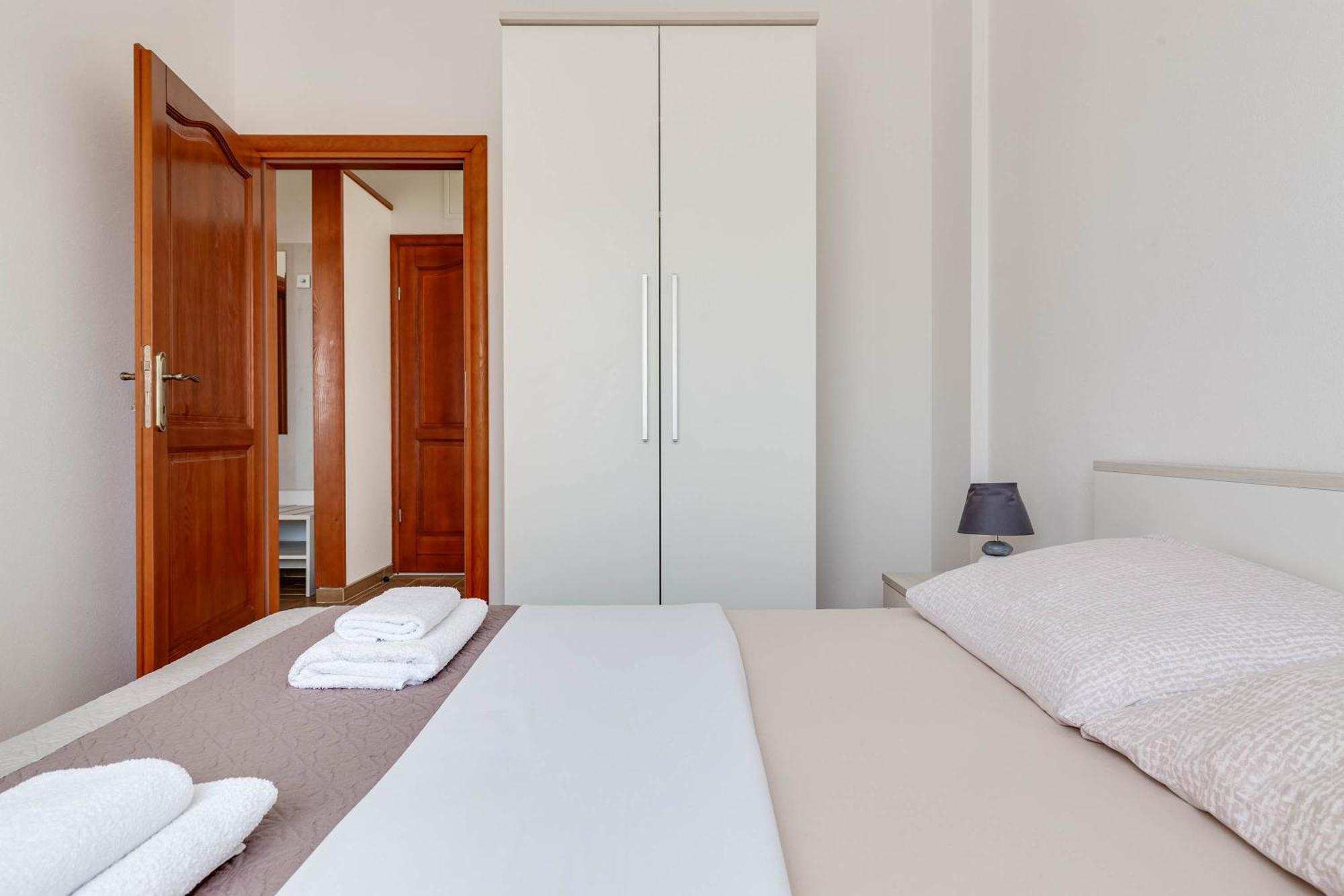 Apartmani Pocrnic Pakoštane Екстериор снимка