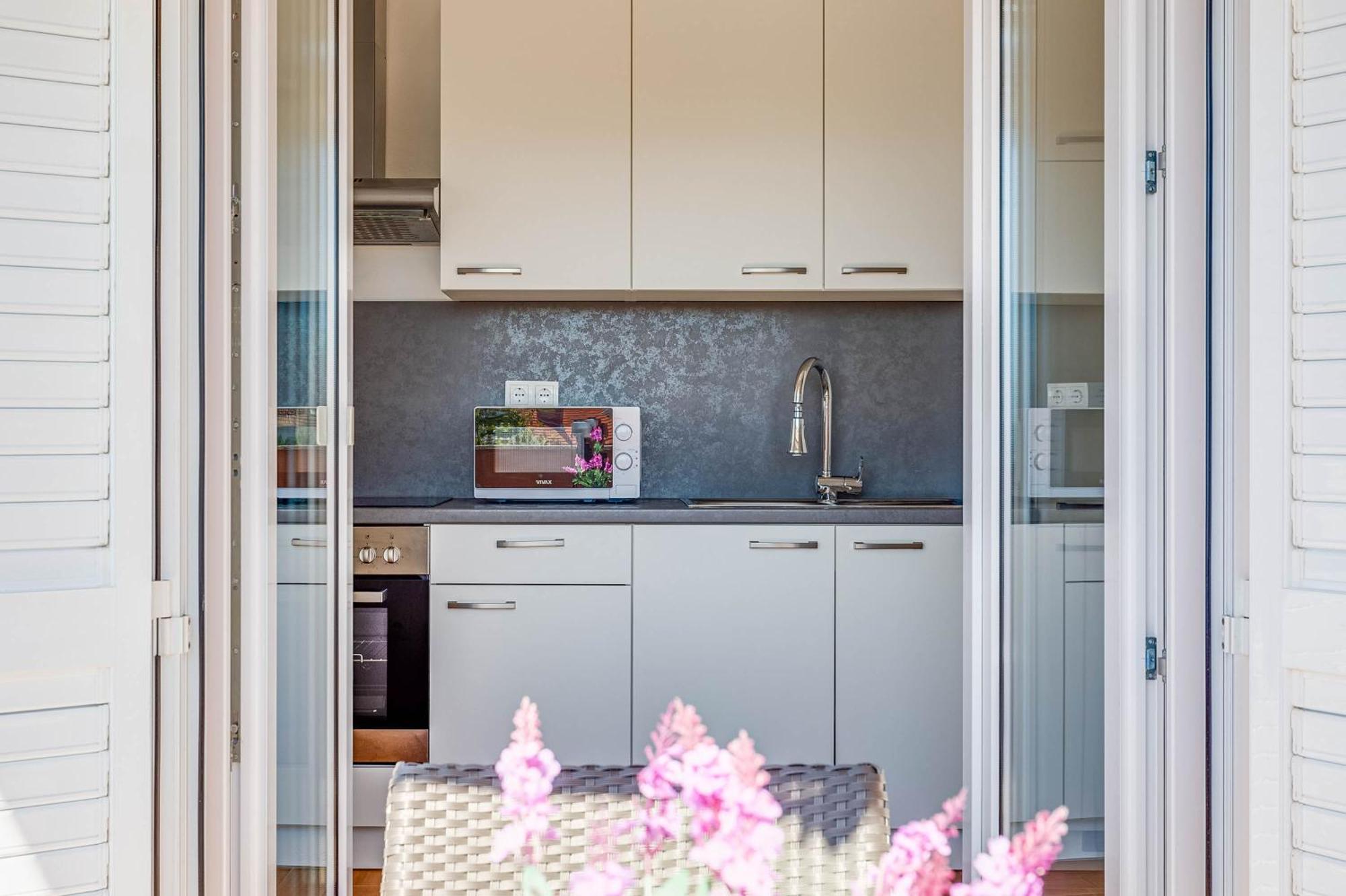 Apartmani Pocrnic Pakoštane Екстериор снимка