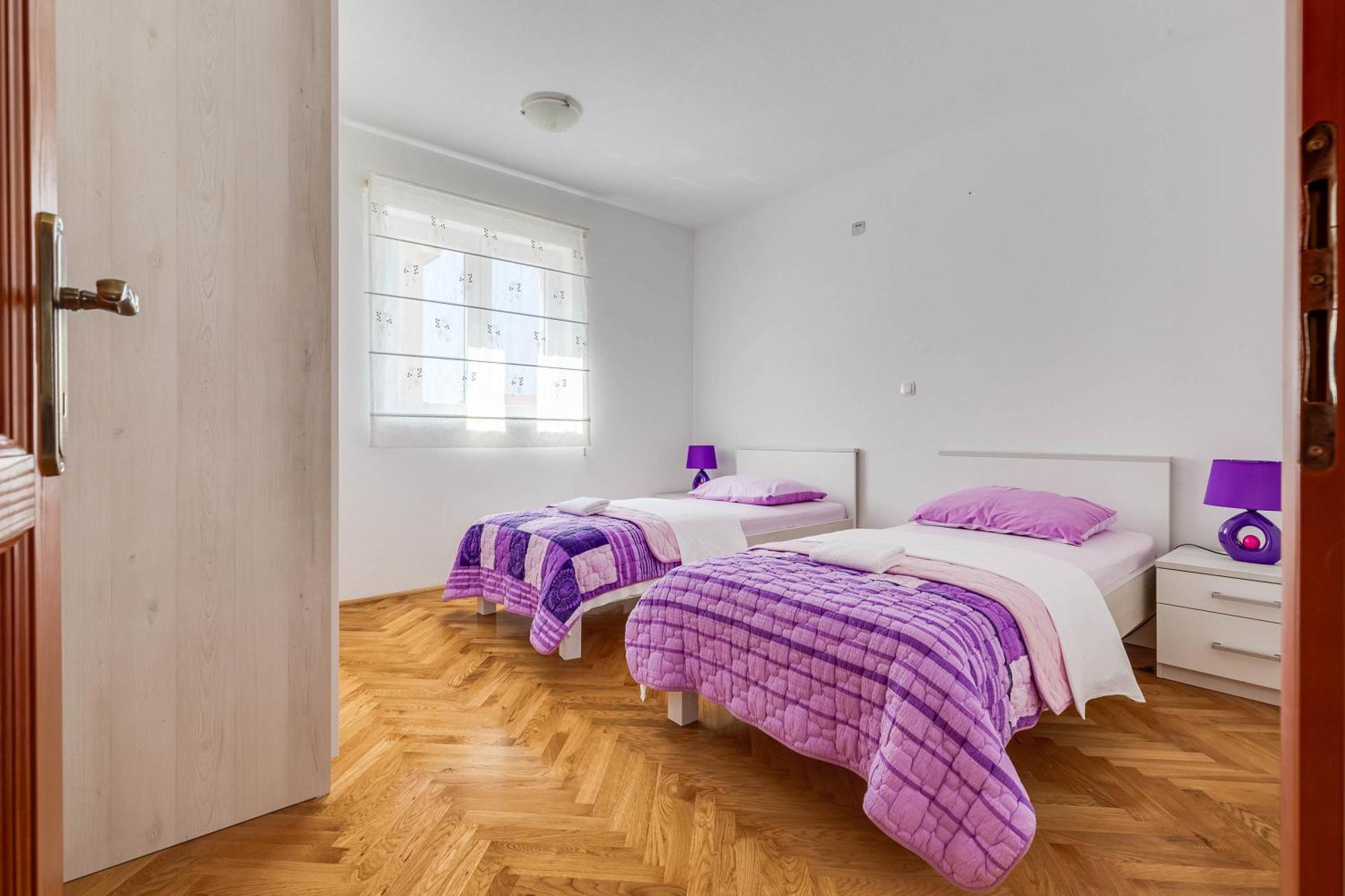 Apartmani Pocrnic Pakoštane Екстериор снимка