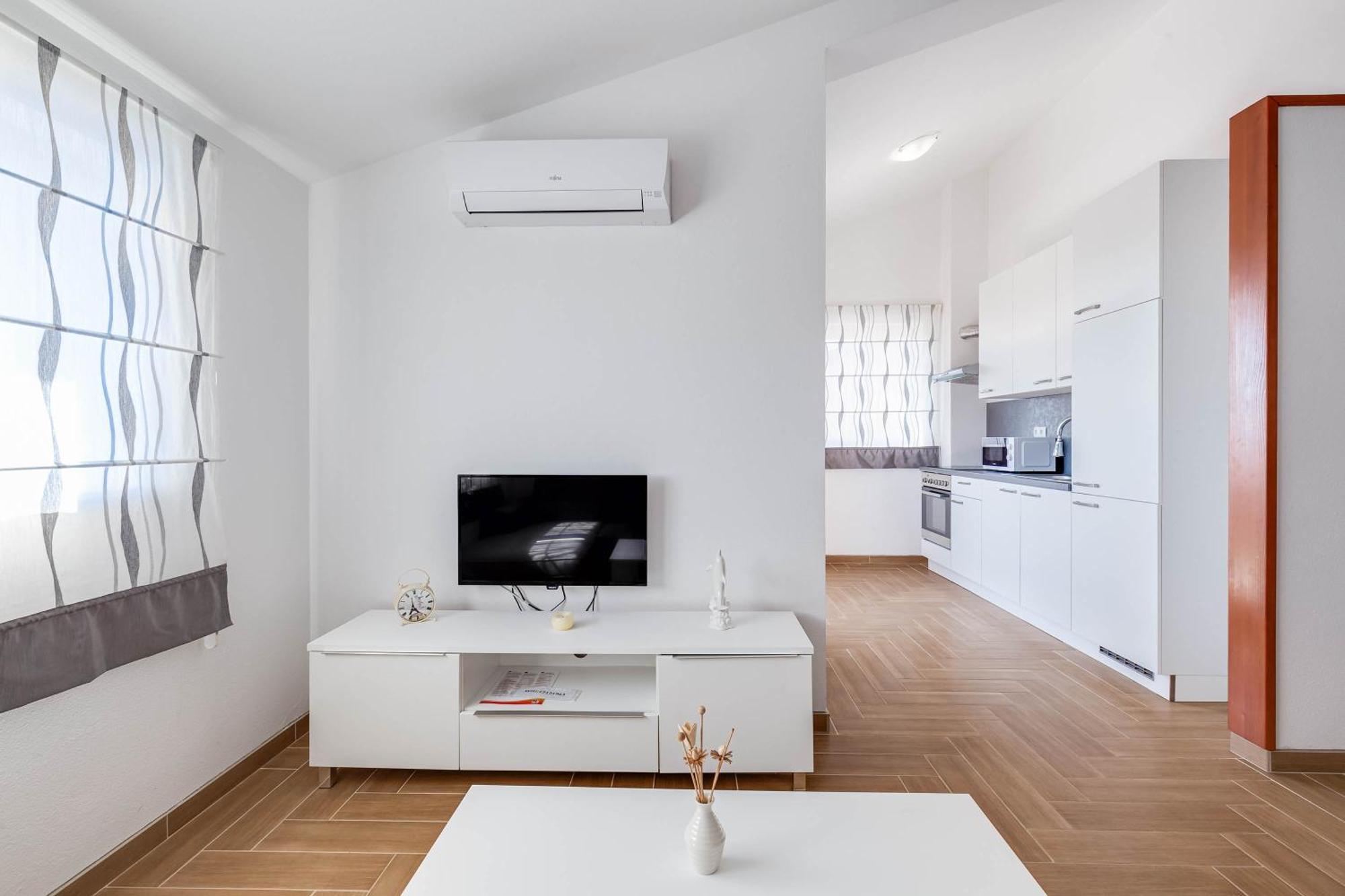 Apartmani Pocrnic Pakoštane Екстериор снимка
