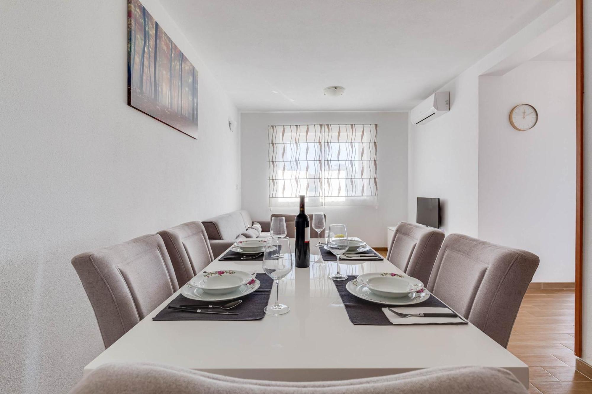 Apartmani Pocrnic Pakoštane Екстериор снимка