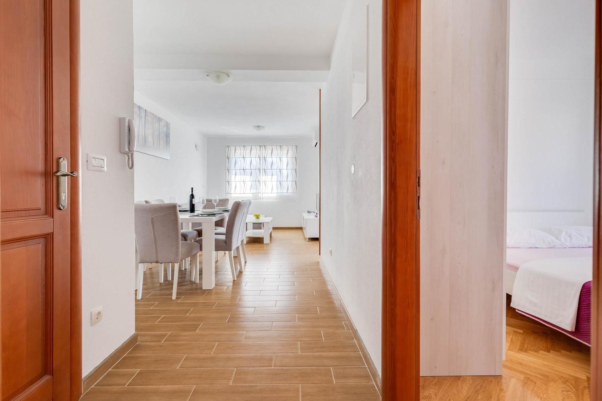 Apartmani Pocrnic Pakoštane Екстериор снимка
