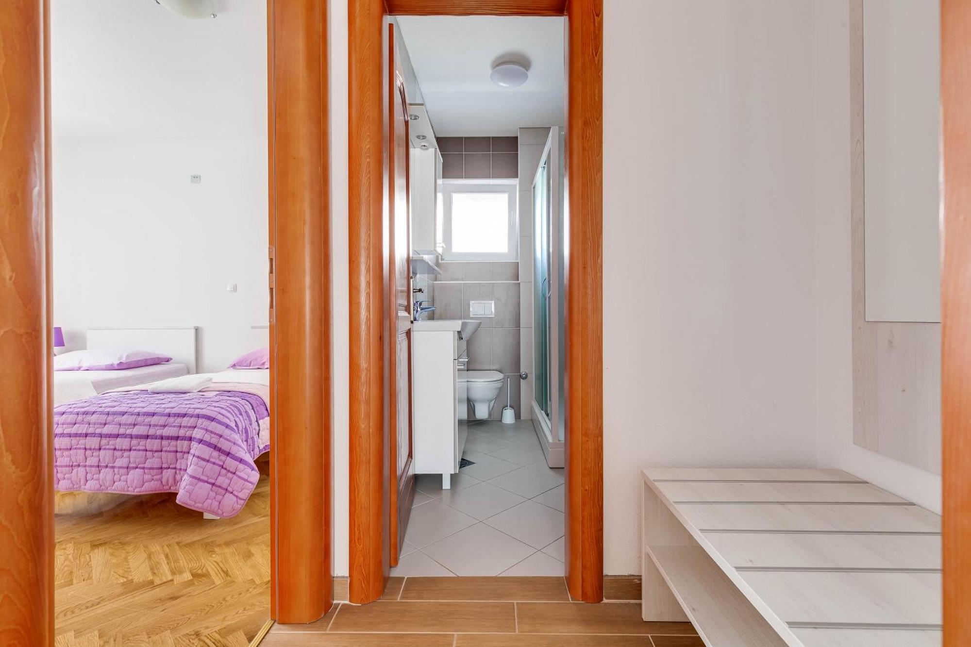 Apartmani Pocrnic Pakoštane Екстериор снимка