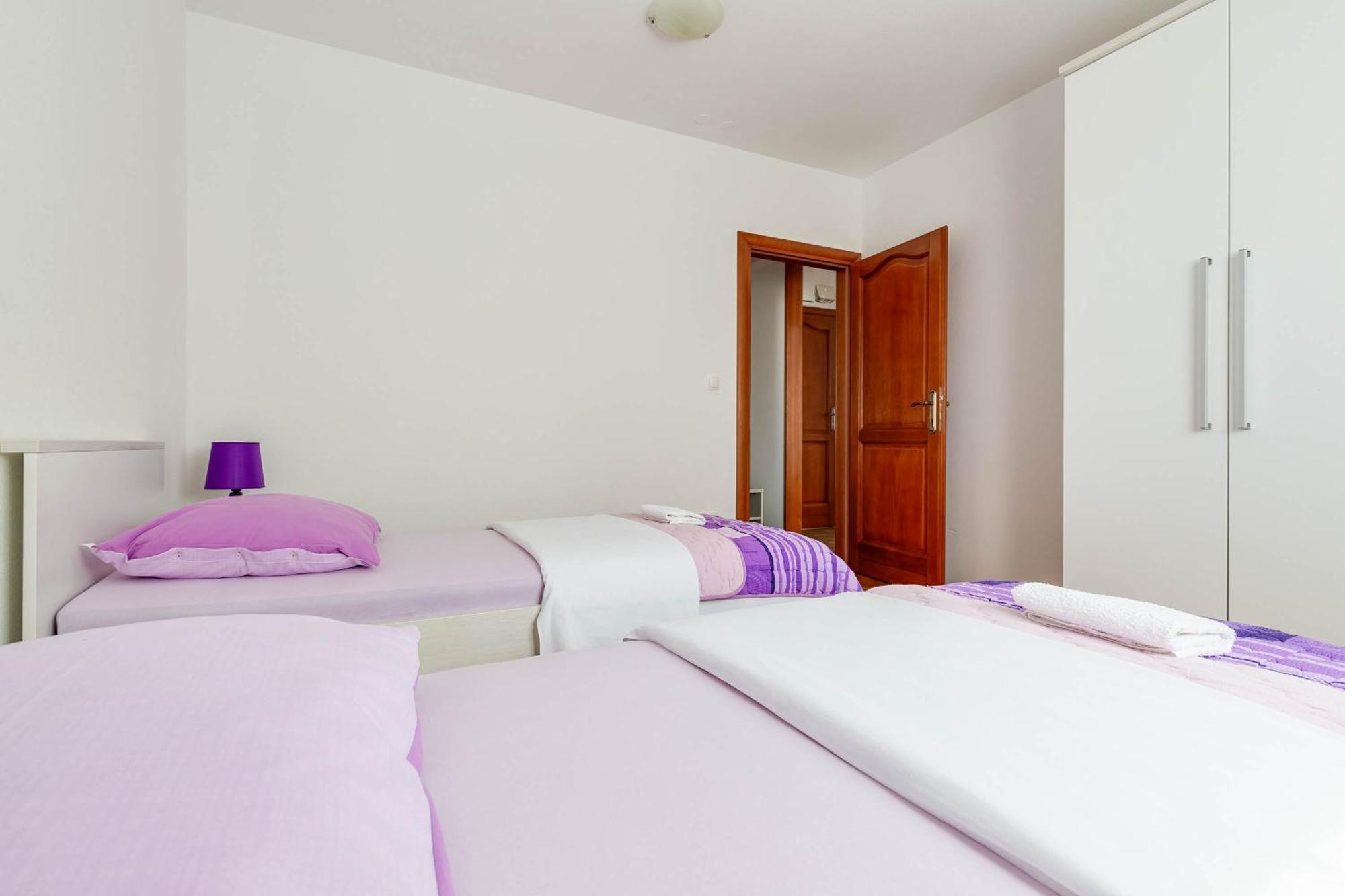 Apartmani Pocrnic Pakoštane Екстериор снимка